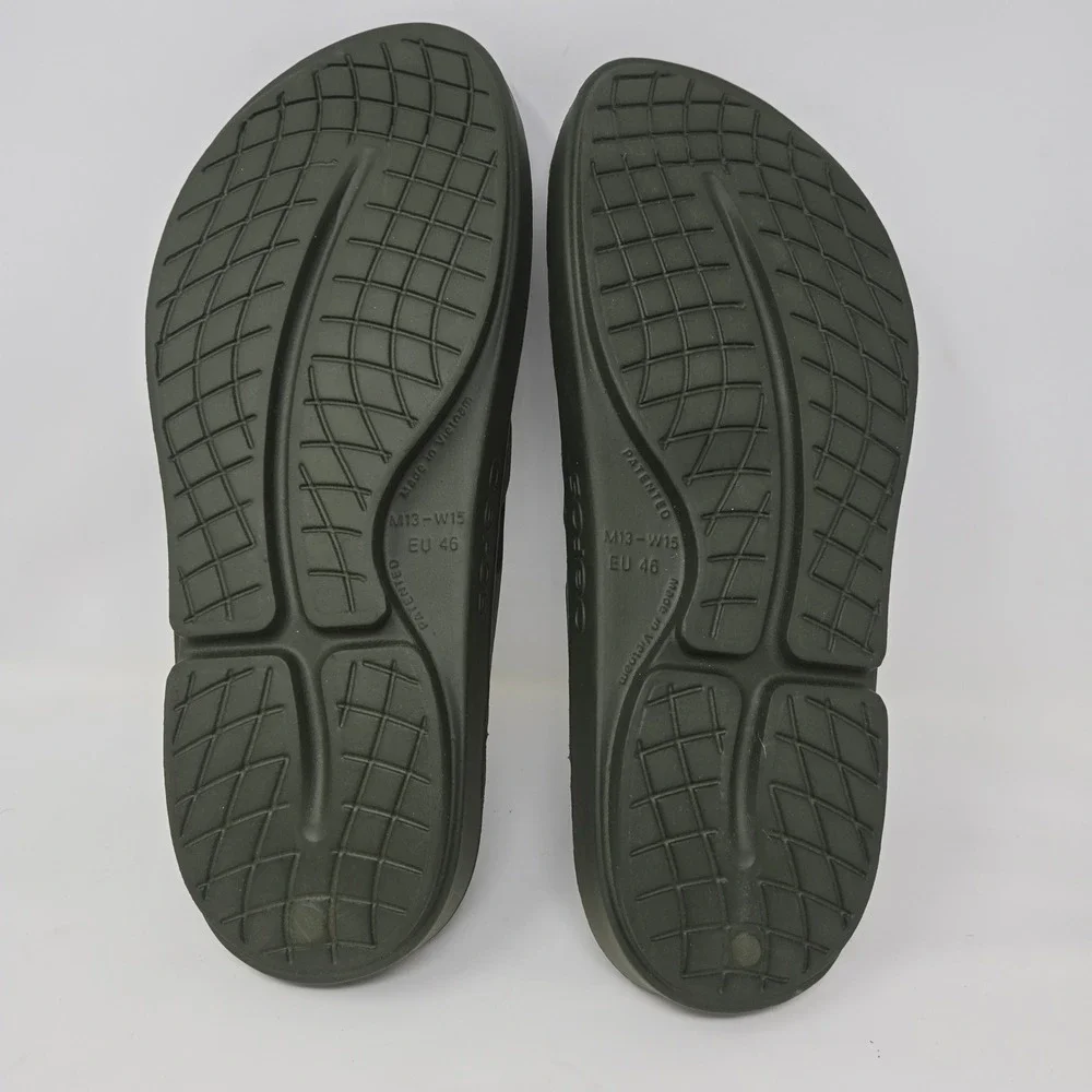 OOFOS OOriginal Recovery Sandals Forest Green Mens 13 Womens 15 Flip Flops 1100